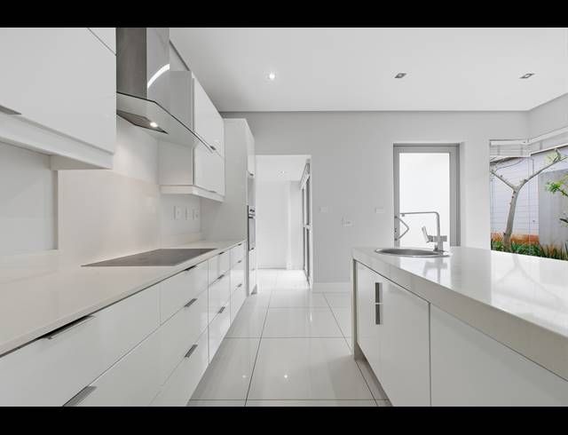 3 BEDROOM TOWNHOUSE FOR SALE IN ZIMBALI ESTATE